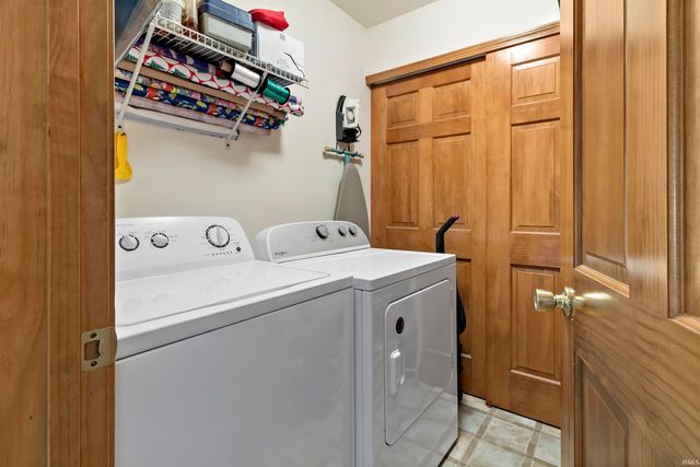 616 W Berry Avenue, Upland, IN 46989