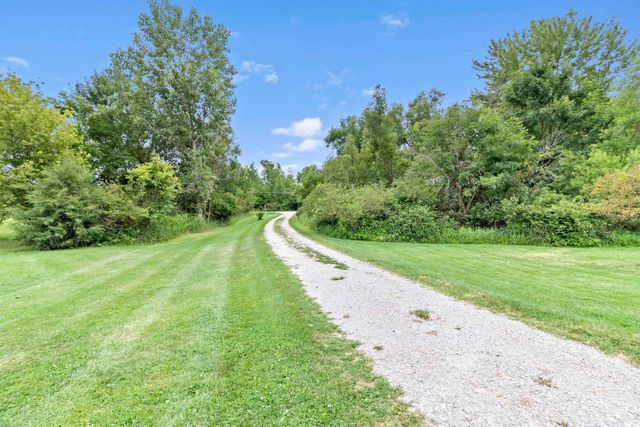616 W Berry Avenue, Upland, IN 46989