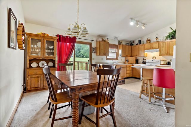 616 W Berry Avenue, Upland, IN 46989