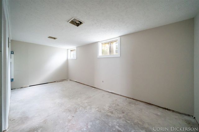 1168 E Apple Avenue, Muskegon, MI 49442