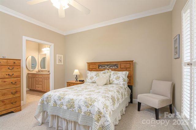 815 West Pointe Drive, Asheville, NC 28806