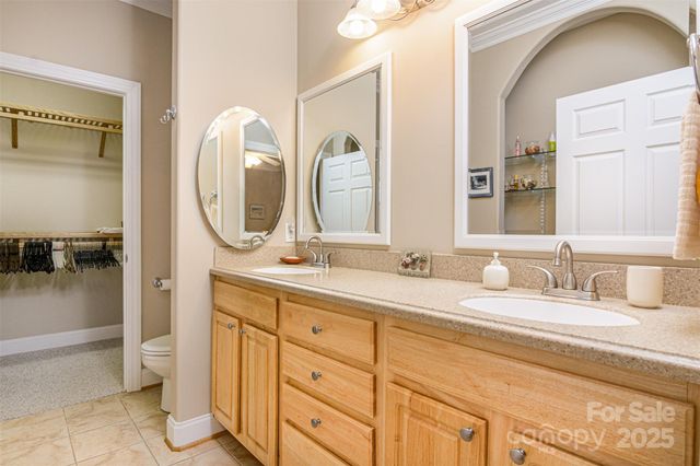 815 West Pointe Drive, Asheville, NC 28806