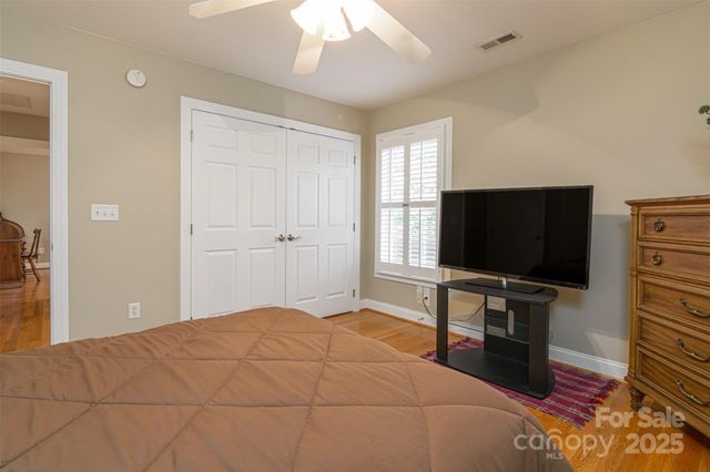 815 West Pointe Drive, Asheville, NC 28806