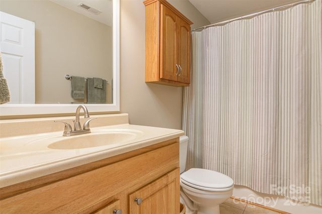 815 West Pointe Drive, Asheville, NC 28806