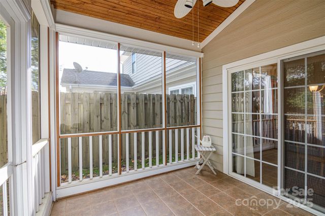 815 West Pointe Drive, Asheville, NC 28806