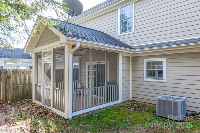 815 West Pointe Drive, Asheville, NC 28806