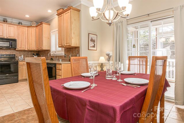 815 West Pointe Drive, Asheville, NC 28806