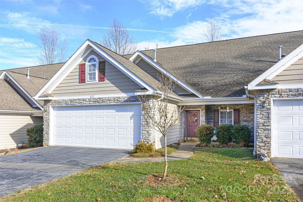 815 West Pointe Drive, Asheville, NC 28806