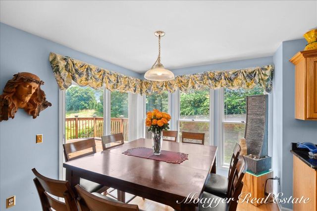 1518 Crystal Valley Court SE, Caledonia, MI 49316