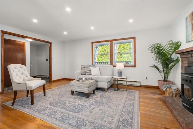 392 Poplar St, Boston, MA 02131