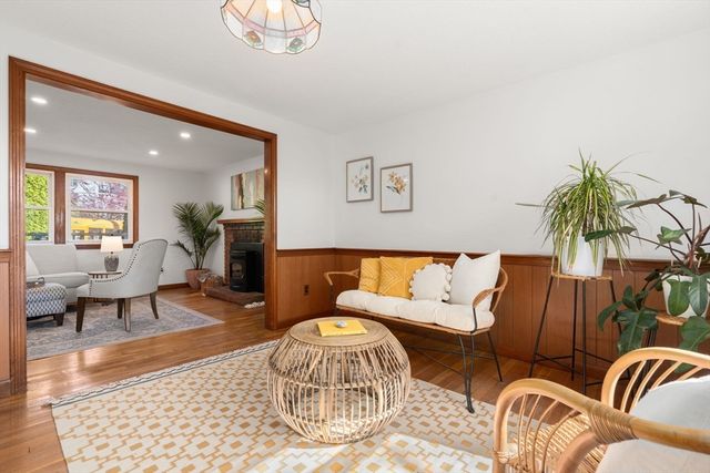 392 Poplar St, Boston, MA 02131