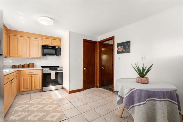 392 Poplar St, Boston, MA 02131