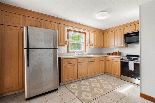 392 Poplar St, Boston, MA 02131