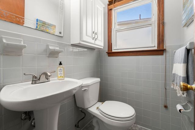 392 Poplar St, Boston, MA 02131