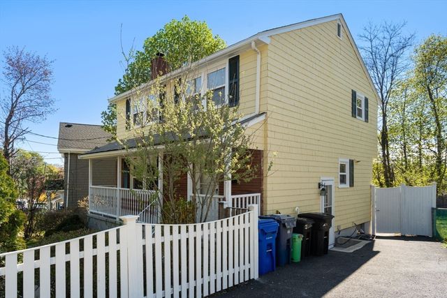 392 Poplar St, Boston, MA 02131