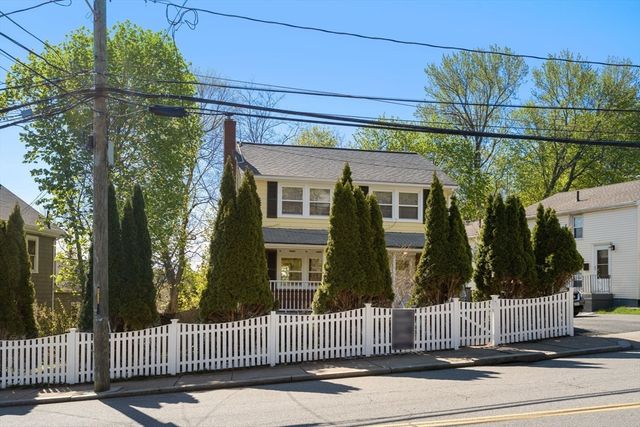 392 Poplar St, Boston, MA 02131