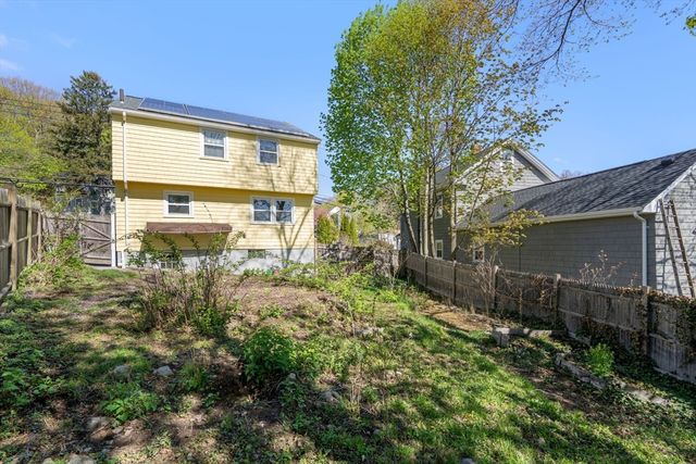 392 Poplar St, Boston, MA 02131