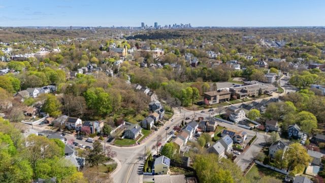 392 Poplar St, Boston, MA 02131