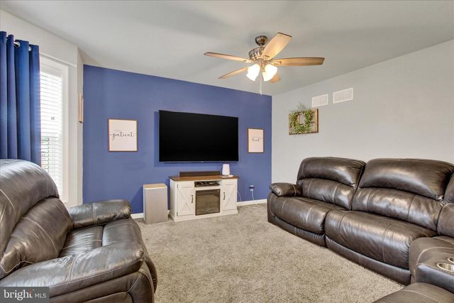 21 STAR DR, Hanover, PA 17331