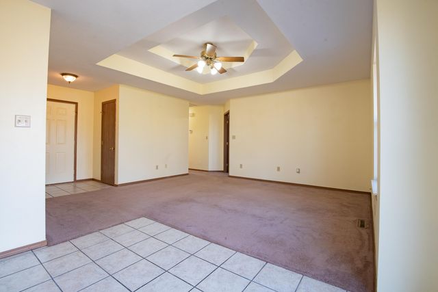 2279 W Roxbury Street, Springfield, MO 65807