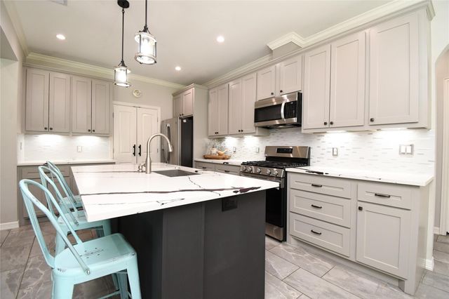 2406 Hummingbird Street, New Caney, TX 77357