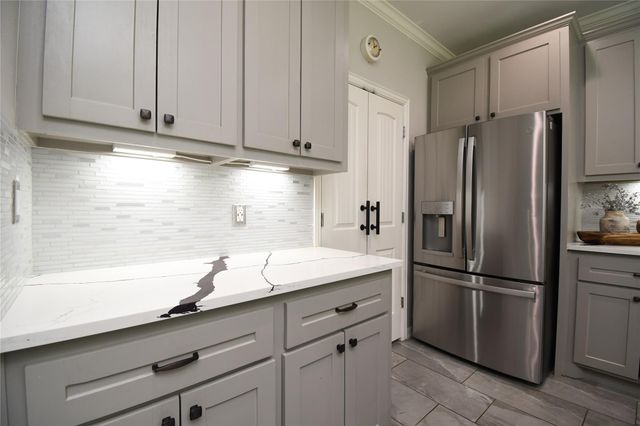 2406 Hummingbird Street, New Caney, TX 77357