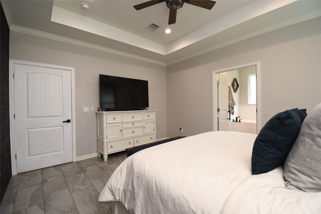 2406 Hummingbird Street, New Caney, TX 77357