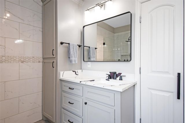 2406 Hummingbird Street, New Caney, TX 77357