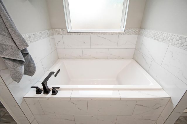 2406 Hummingbird Street, New Caney, TX 77357