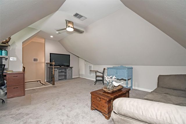 2406 Hummingbird Street, New Caney, TX 77357