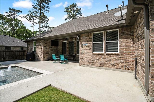 2406 Hummingbird Street, New Caney, TX 77357