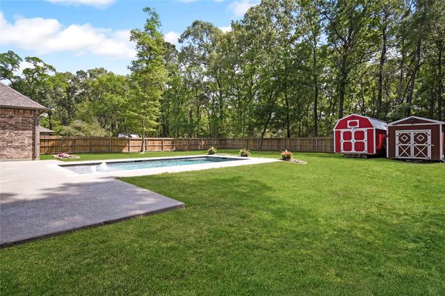 2406 Hummingbird Street, New Caney, TX 77357