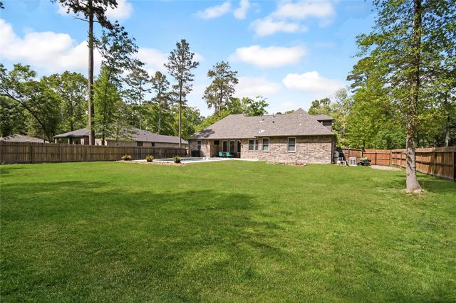 2406 Hummingbird Street, New Caney, TX 77357