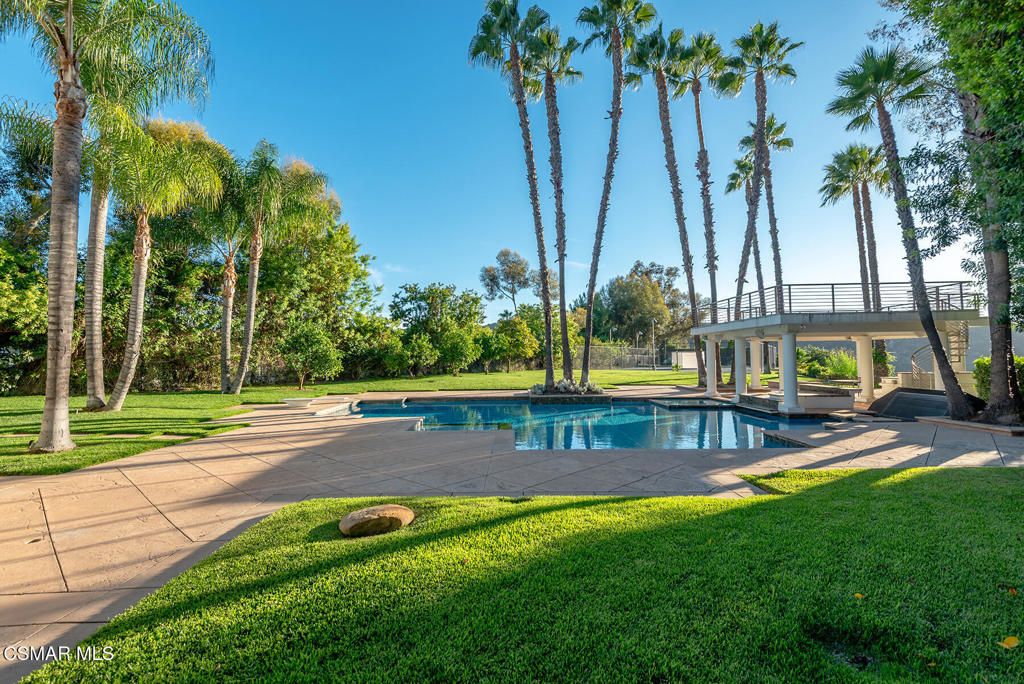19808 Sleepyhollow Lane, Tarzana, CA 91356 — photo 4