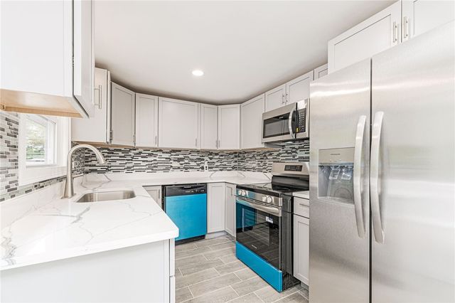 65 Harrop Avenue, Warwick, RI 02886