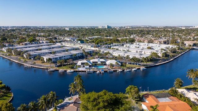 130 CYPRESS CLUB Drive 306, Pompano Beach, FL 33060