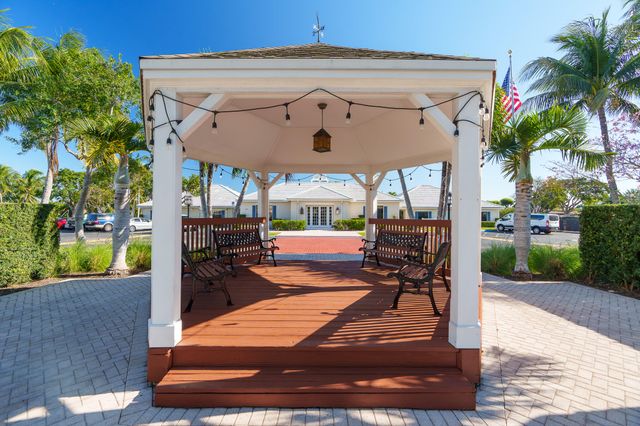 130 CYPRESS CLUB Drive 306, Pompano Beach, FL 33060
