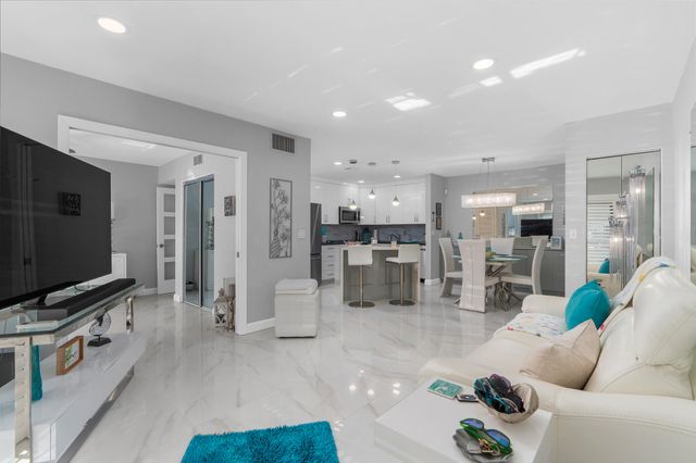 130 CYPRESS CLUB Drive 306, Pompano Beach, FL 33060