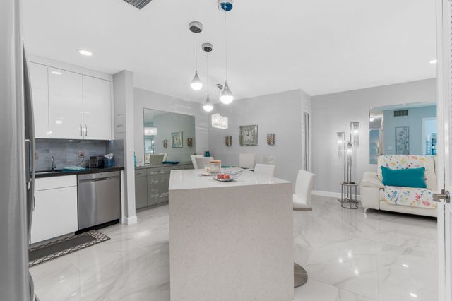 130 CYPRESS CLUB Drive 306, Pompano Beach, FL 33060