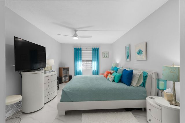 130 CYPRESS CLUB Drive 306, Pompano Beach, FL 33060