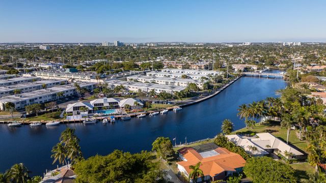 130 CYPRESS CLUB Drive 306, Pompano Beach, FL 33060