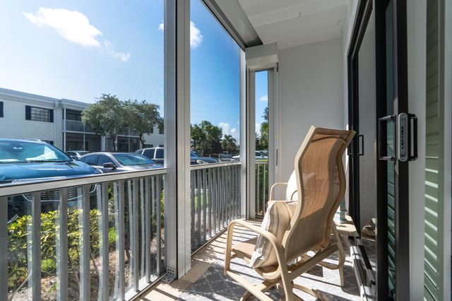 130 CYPRESS CLUB Drive 306, Pompano Beach, FL 33060