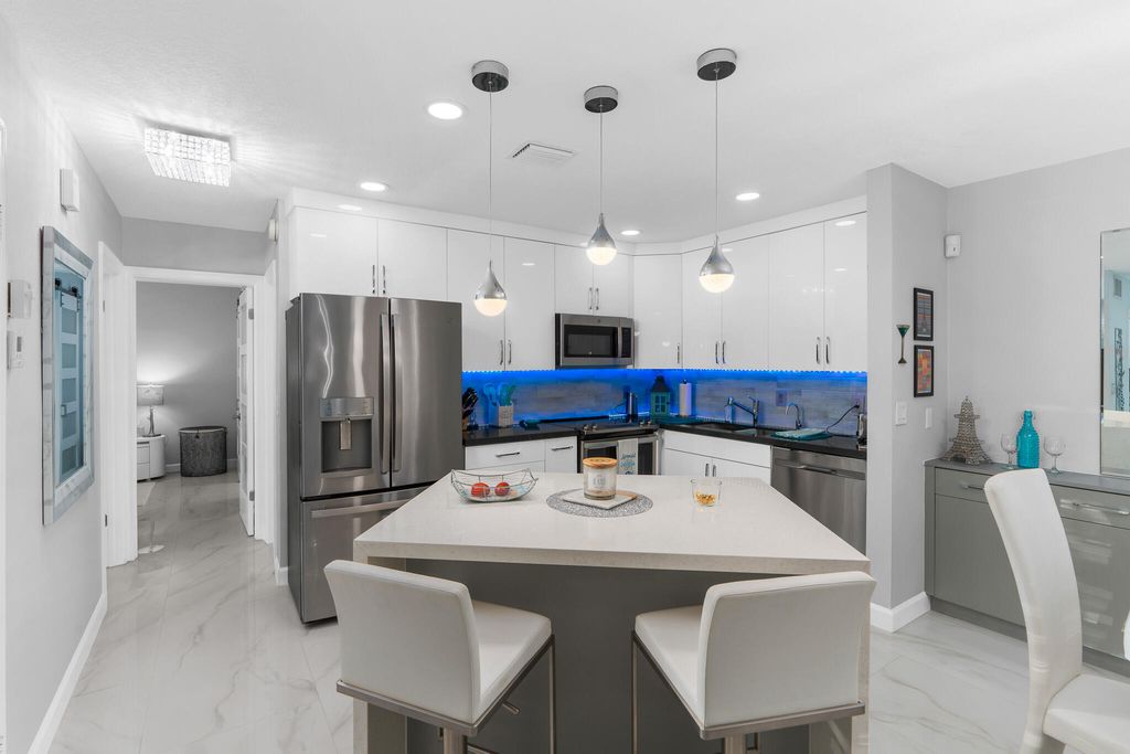 130 CYPRESS CLUB Drive 306, Pompano Beach, FL 33060