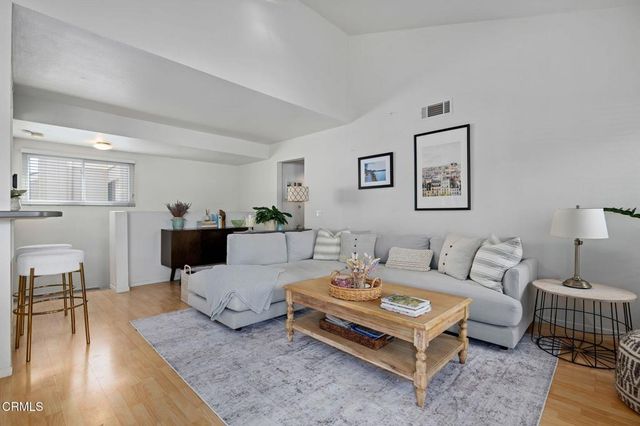 1280 Seacliff Court 2, Ventura, CA 93003