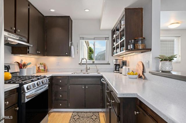 1280 Seacliff Court 2, Ventura, CA 93003