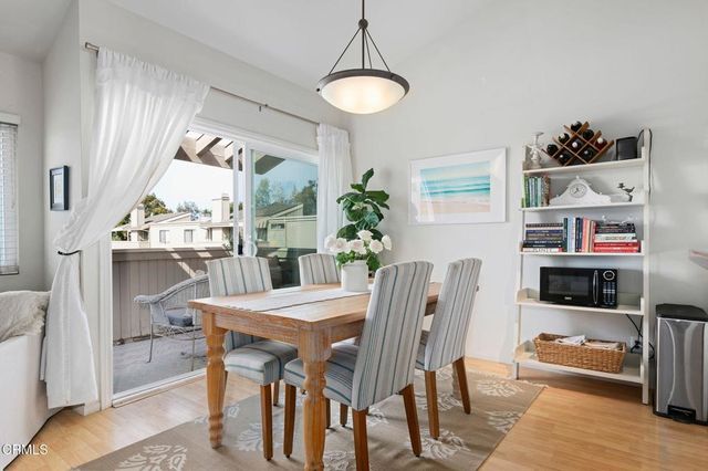 1280 Seacliff Court 2, Ventura, CA 93003