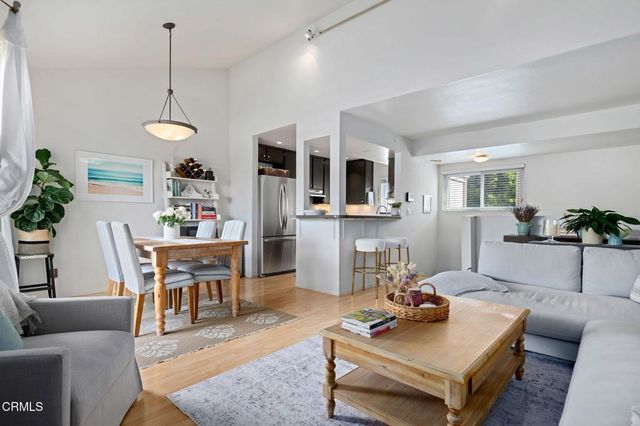 1280 Seacliff Court 2, Ventura, CA 93003