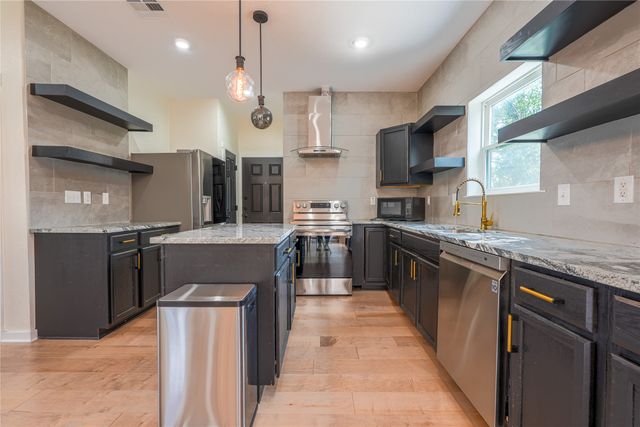 1904 N 17th, Waco, TX 76707