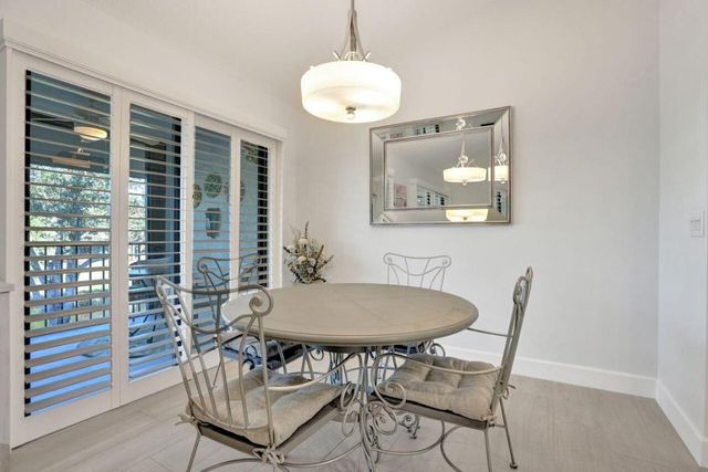 4 Lexington Lane E G, Palm Beach Gardens, FL 33418