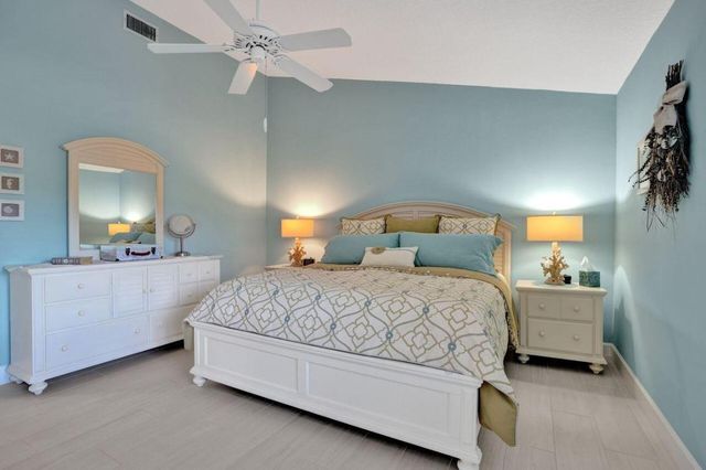 4 Lexington Lane E G, Palm Beach Gardens, FL 33418